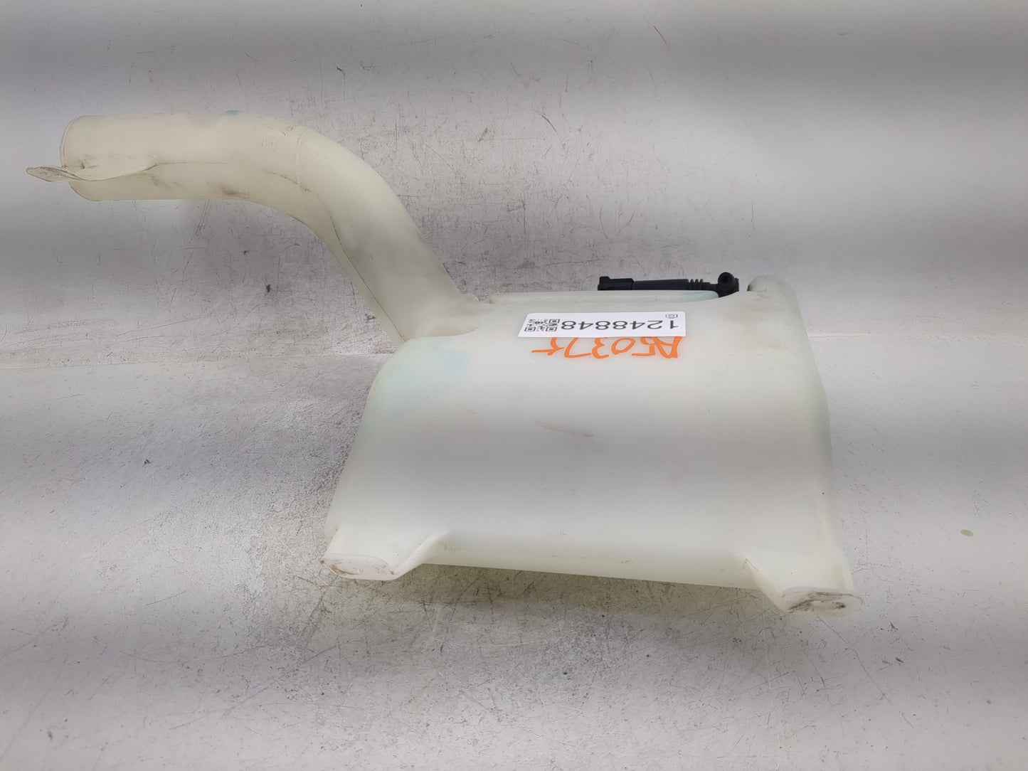 2011-2014 Chrysler 200 Windshield Washer Fluid Reservoir Bottle Oem - Oemusedautoparts1.com