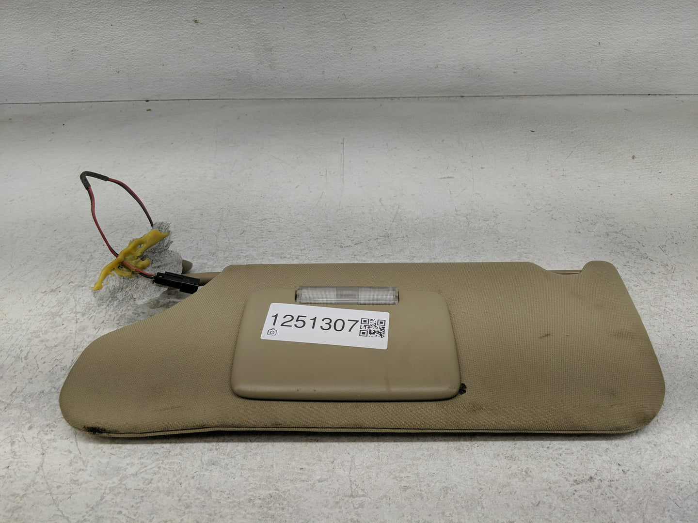2011-2014 Chrysler 200 Sun Visor Shade Replacement Driver Left Mirror Fits Fits 2011 2012 2013 2014 OEM Used Auto Parts - Oe