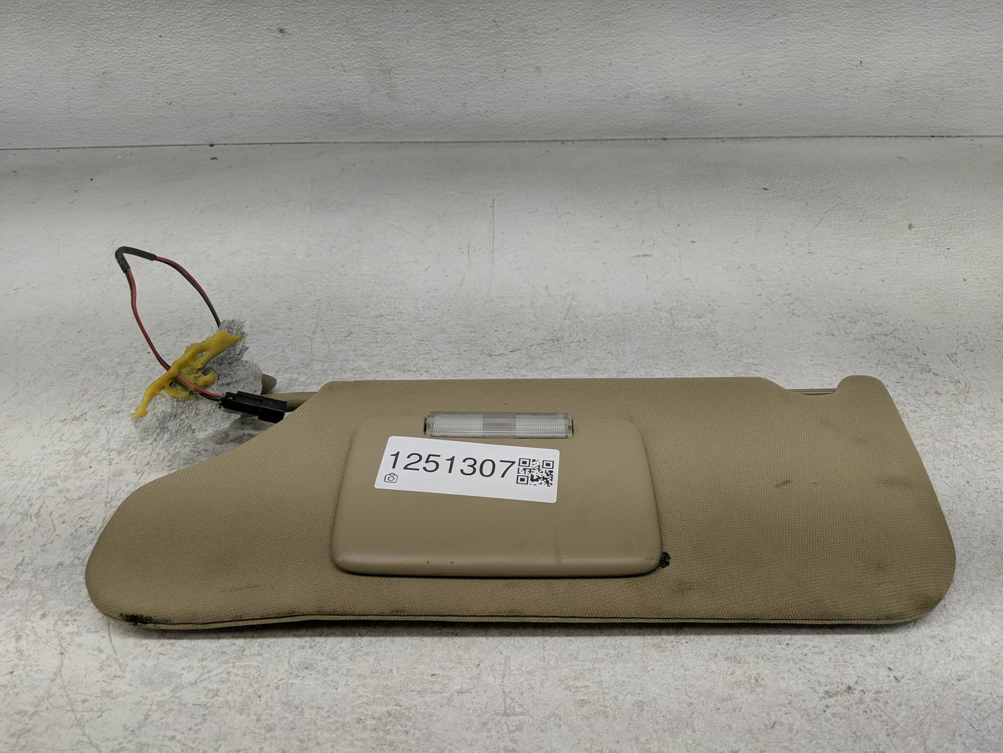 2011-2014 Chrysler 200 Sun Visor Shade Replacement Driver Left Mirror Fits Fits 2011 2012 2013 2014 OEM Used Auto Parts - Oe