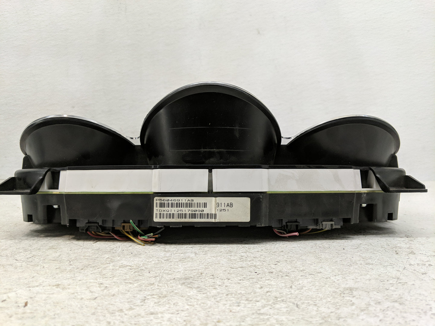 2011-2014 Chrysler 200 Instrument Cluster Speedometer Gauges P/N:P56046911AB Fits Fits 2011 2012 2013 2014 OEM Used Auto Par