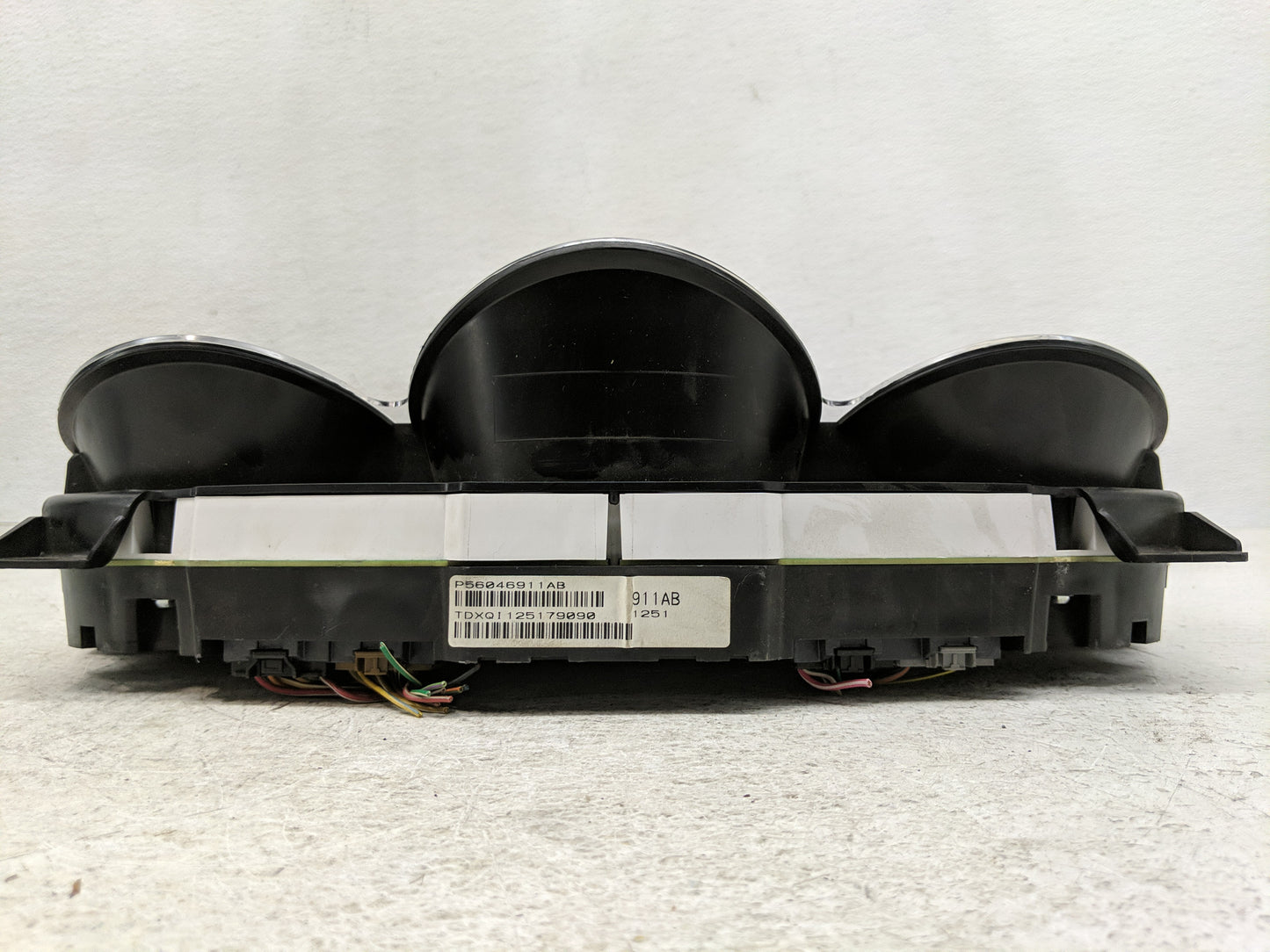 2011-2014 Chrysler 200 Instrument Cluster Speedometer Gauges P/N:P56046911AB Fits Fits 2011 2012 2013 2014 OEM Used Auto Par