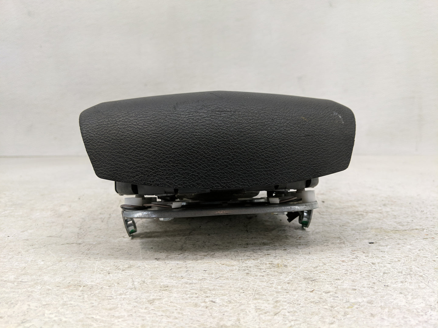 2011-2014 Chrysler 200 Air Bag Driver Left Steering Wheel Mounted P/N:P1TV56DX9AD Fits Fits 2011 2012 2013 2014 OEM Used Aut