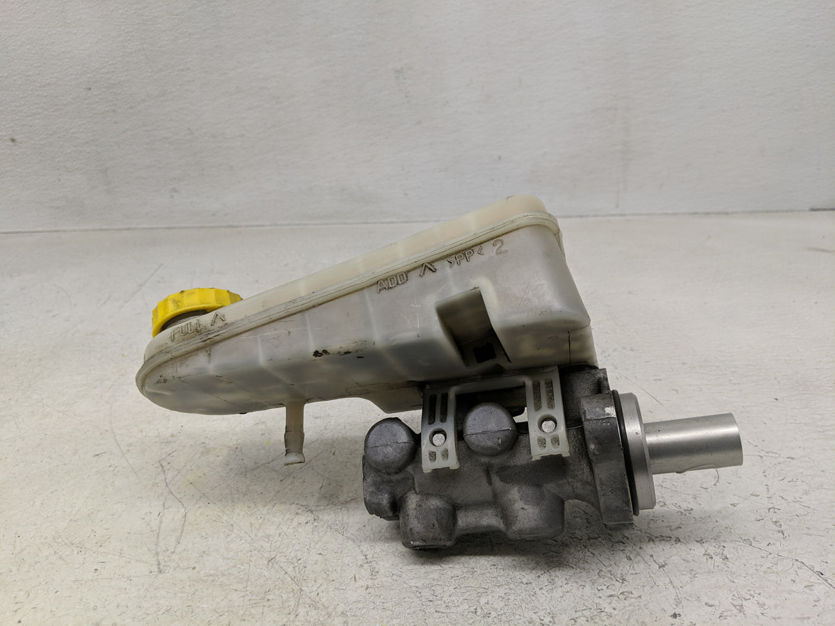 2011-2014 Chrysler 200 Brake Master Cylinder 1300401 - Oemusedautoparts1.com