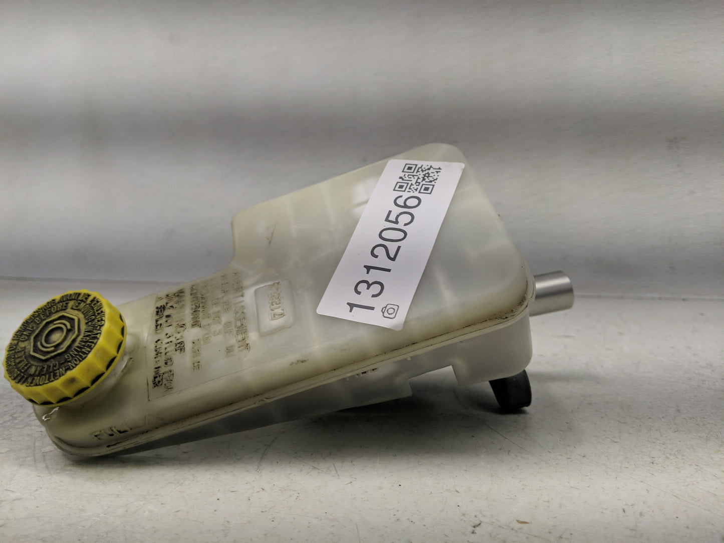 2011-2014 Chrysler 200 Brake Master Cylinder - Oemusedautoparts1.com