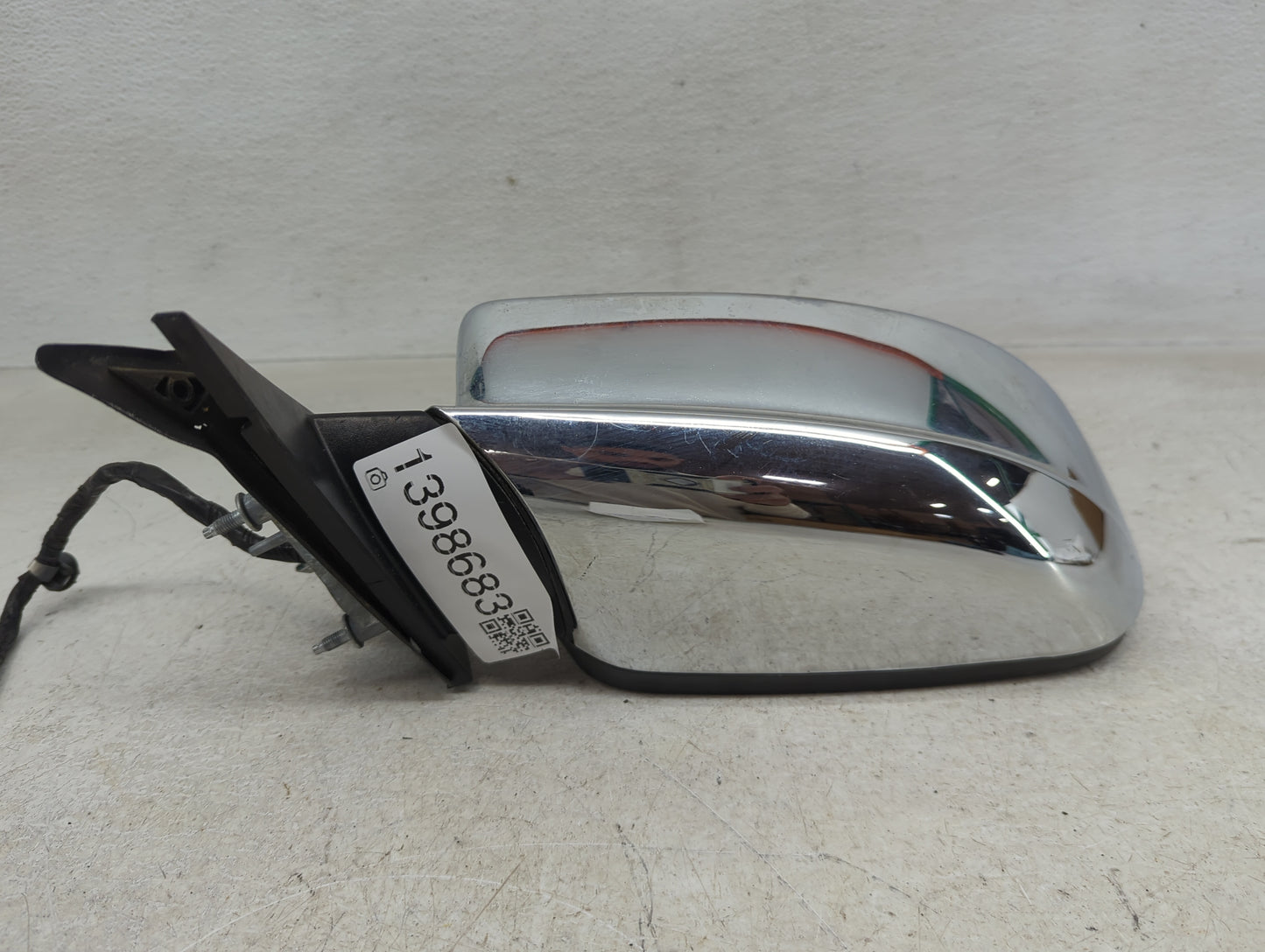 2011-2014 Chrysler 200 Driver Side View Mirror - Left Door Mirror OEM Used - Oemusedautoparts1.com