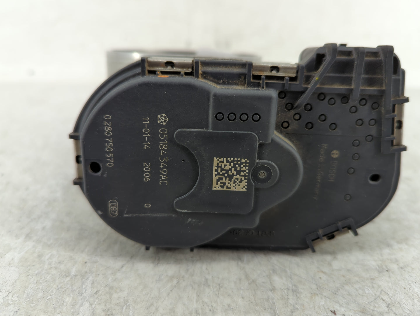 2011-2017 Chrysler 200 Throttle Body P/N:0 280 750 570 05184349AC Fits OEM Used Auto Parts - Oemusedautoparts1.com