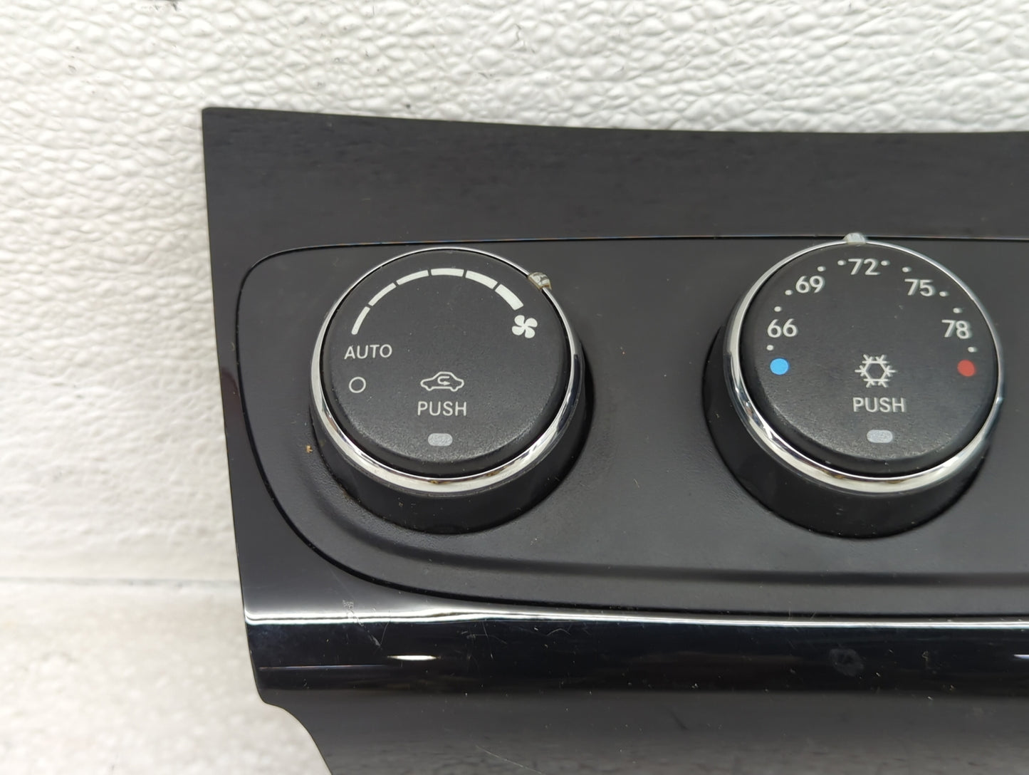 2011-2014 Chrysler 200 Climate Control Module Temperature AC/Heater Replacement P/N:1SW68DX8AD Fits OEM Used Auto Parts - Oe