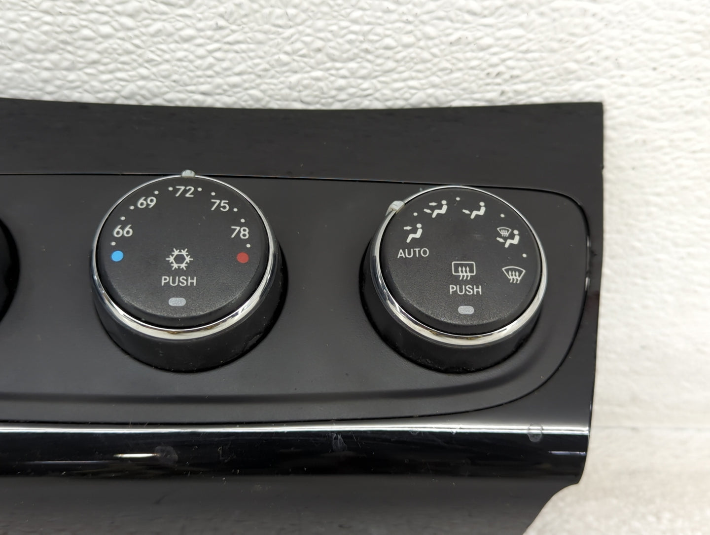 2011-2014 Chrysler 200 Climate Control Module Temperature AC/Heater Replacement P/N:1SW68DX8AD Fits OEM Used Auto Parts - Oe