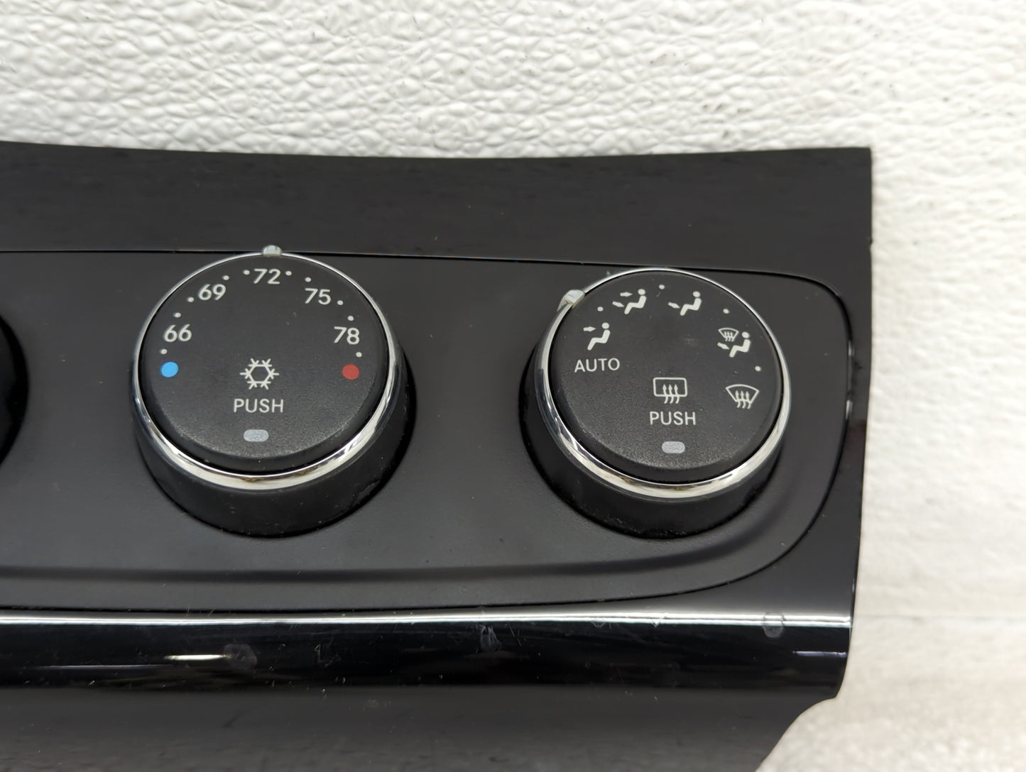 2011-2014 Chrysler 200 Climate Control Module Temperature AC/Heater Replacement P/N:1SW68DX8AD Fits OEM Used Auto Parts - Oe