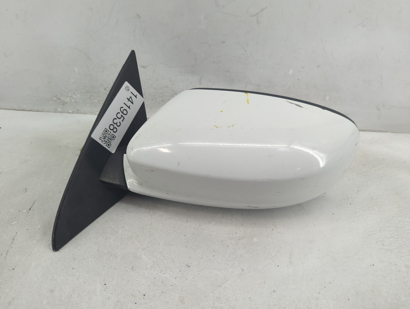 2011-2014 Chrysler 200 Driver Side View Mirror - Left Door Mirror OEM Used - Oemusedautoparts1.com
