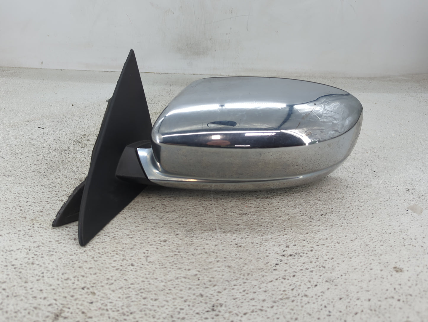 2011-2014 Chrysler 200 Driver Side View Mirror - Left Door Mirror OEM Used - Oemusedautoparts1.com