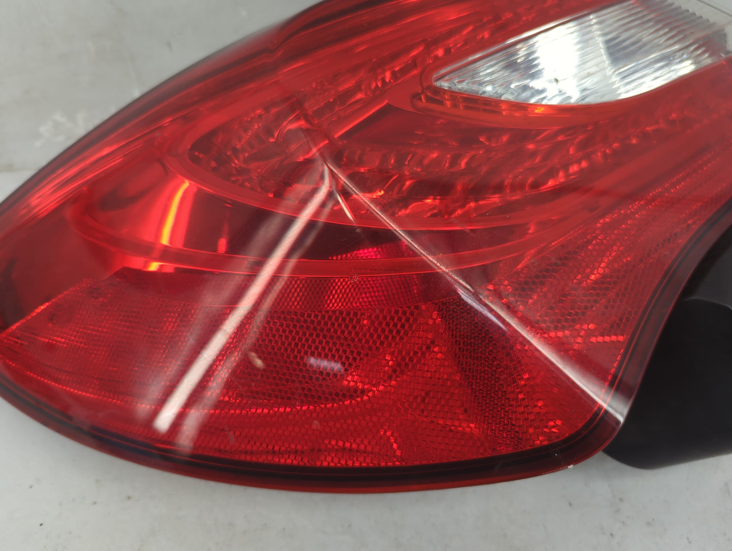 2011-2014 Chrysler 200 Tail Light Assembly Driver Left OEM P/N:05182525AB Fits Fits 2011 2012 2013 2014 OEM Used Auto Parts 