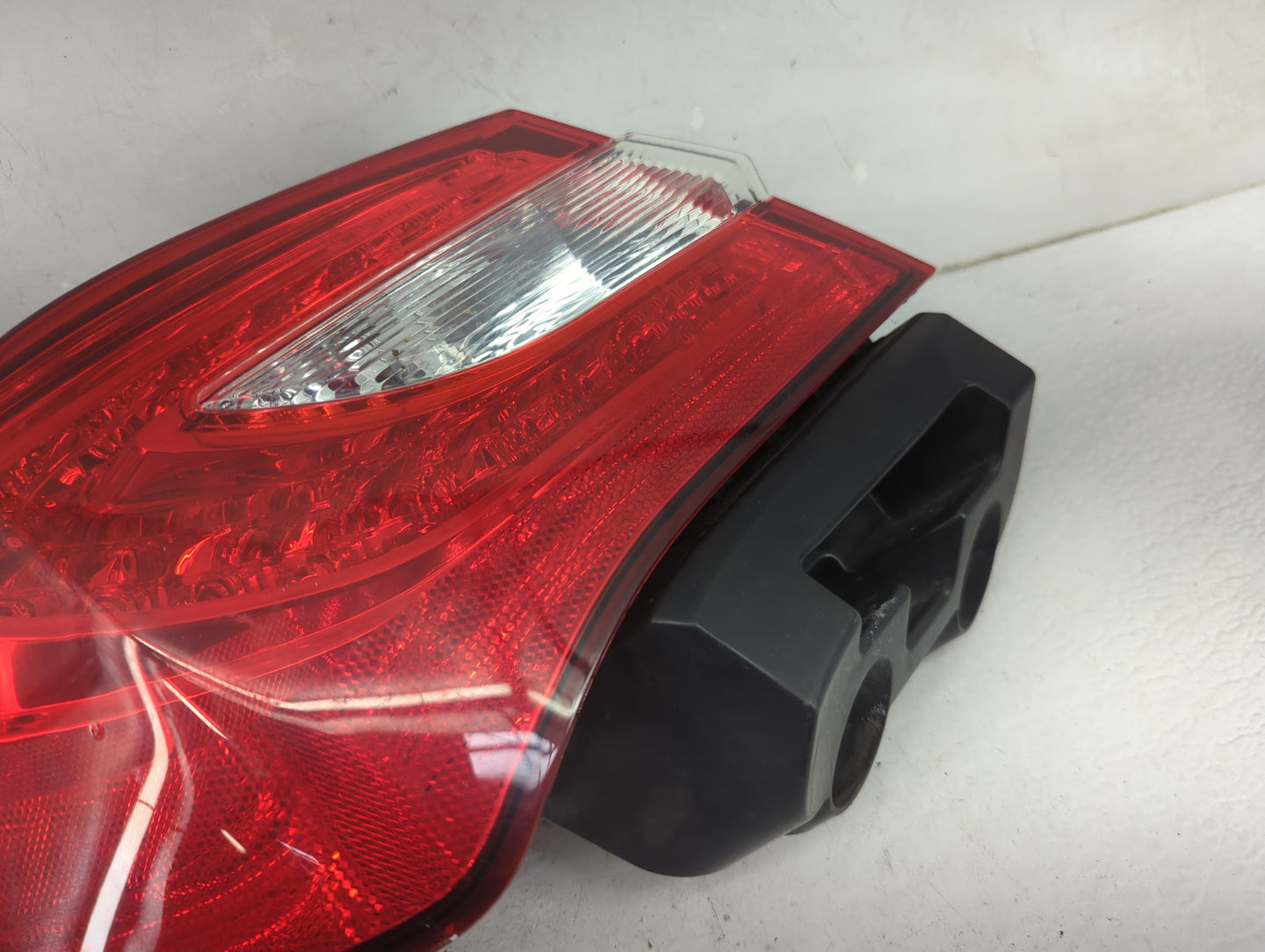 2011-2014 Chrysler 200 Tail Light Assembly Driver Left OEM P/N:05182525AB Fits Fits 2011 2012 2013 2014 OEM Used Auto Parts 
