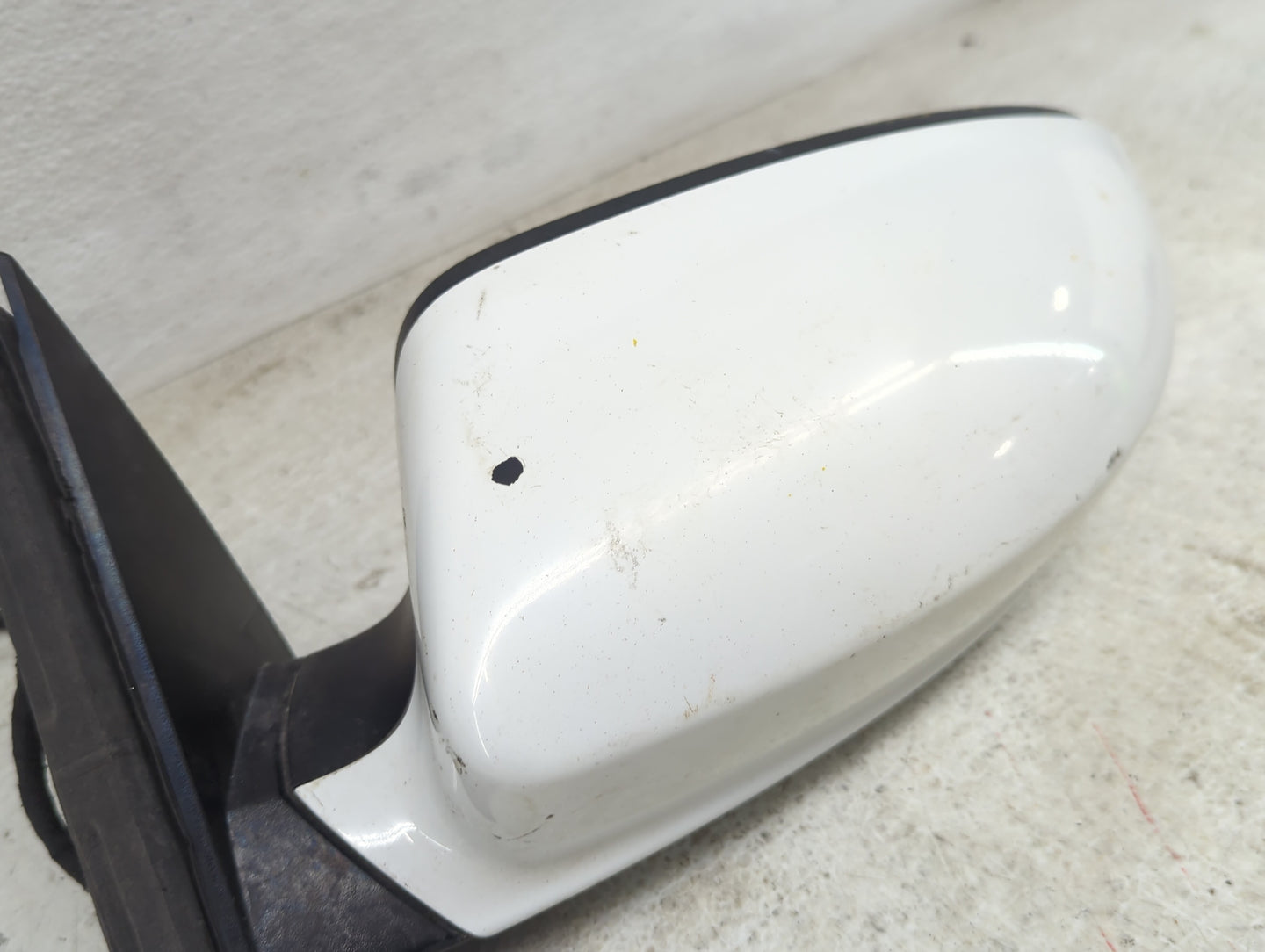 2011-2014 Chrysler 200 Driver Side View Mirror - Left Door Mirror OEM Used - Oemusedautoparts1.com