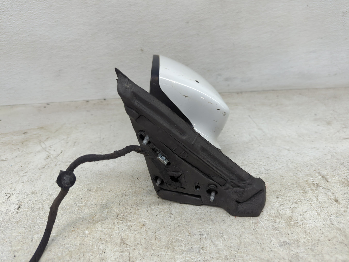 2011-2014 Chrysler 200 Driver Side View Mirror - Left Door Mirror OEM Used - Oemusedautoparts1.com