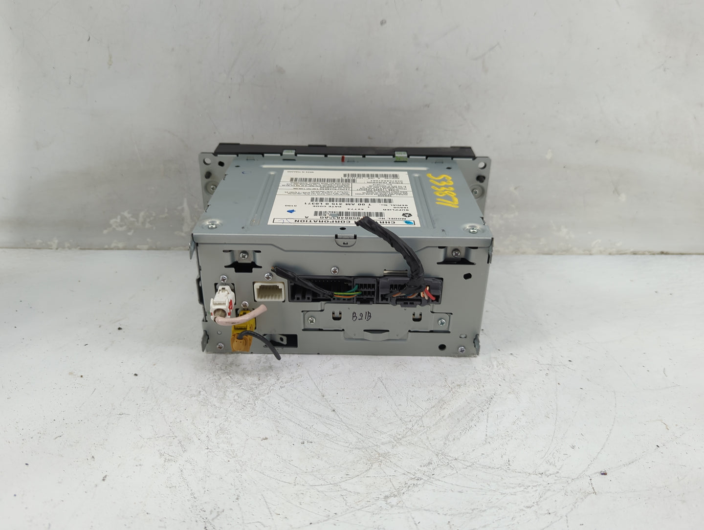 2011-2012 Chrysler 200 Radio AM FM Cd Player Receiver Replacement P/N:P05064836AG Fits Fits 2011 2012 OEM Used Auto Parts - 