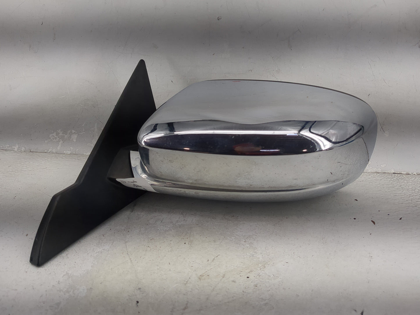2011-2014 Chrysler 200 Driver Side View Mirror - Left Door Mirror OEM Used - Oemusedautoparts1.com
