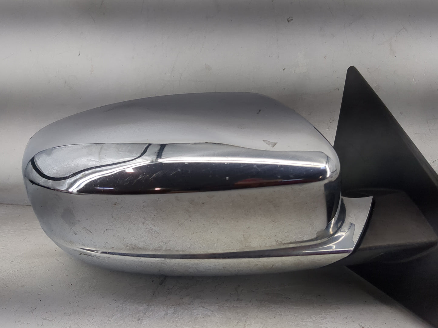 2011-2014 Chrysler 200 Passenger Side View Mirror - Right Door Mirror OEM Used - Oemusedautoparts1.com