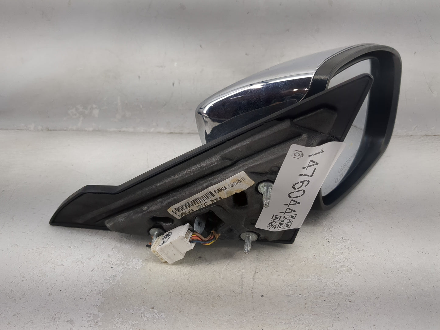 2011-2014 Chrysler 200 Passenger Side View Mirror - Right Door Mirror OEM Used - Oemusedautoparts1.com