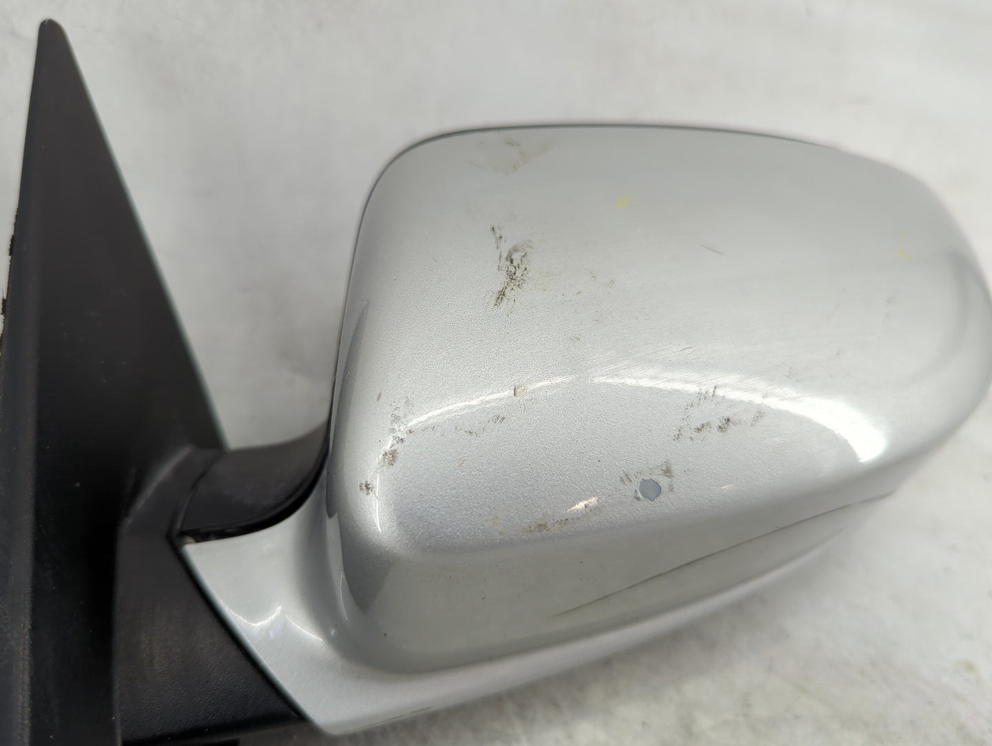 2011-2014 Chrysler 200 Driver Side View Mirror - Left Door Mirror OEM Used - Oemusedautoparts1.com