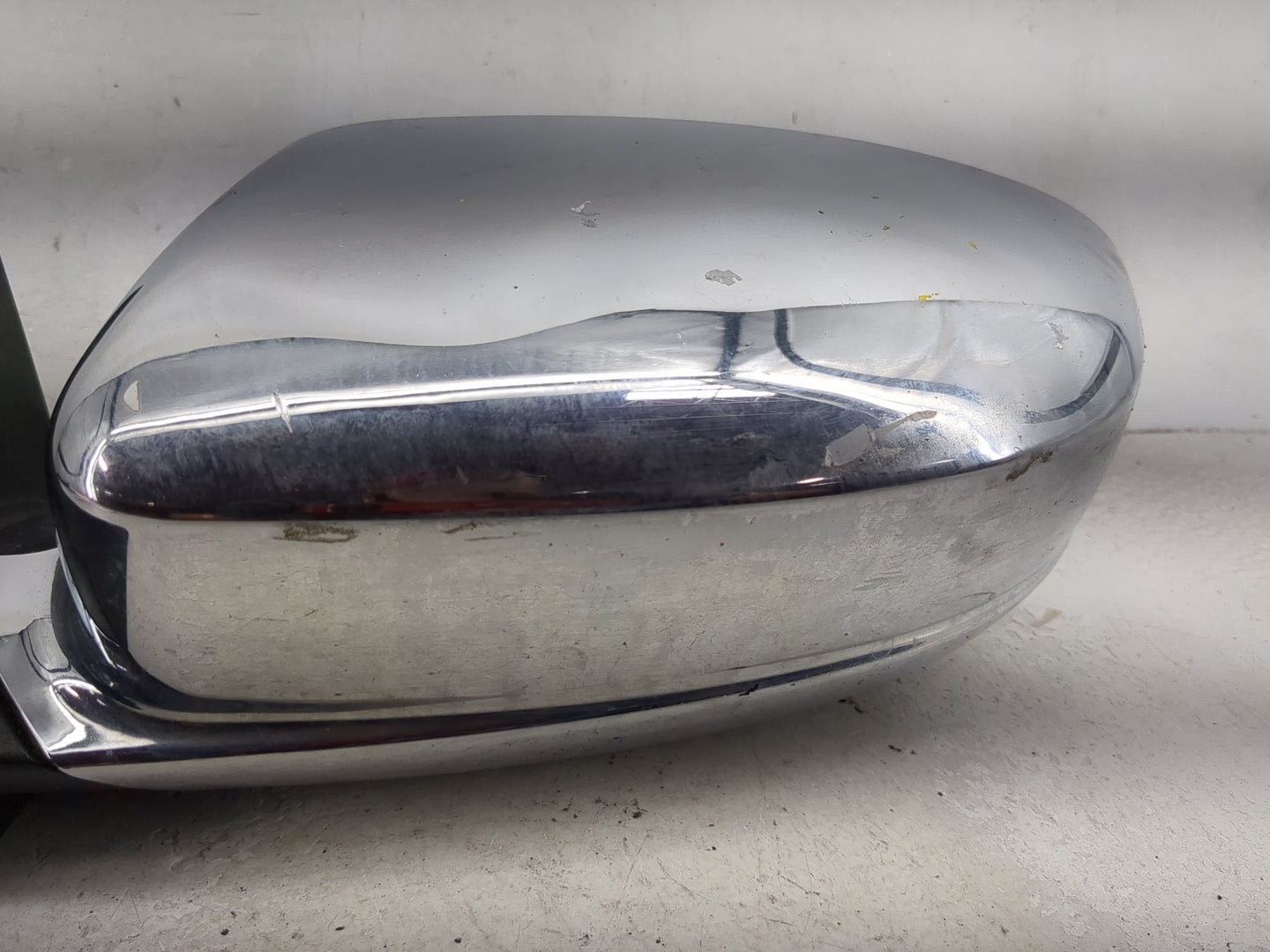 2011-2014 Chrysler 200 Driver Side View Mirror - Left Door Mirror OEM Used - Oemusedautoparts1.com