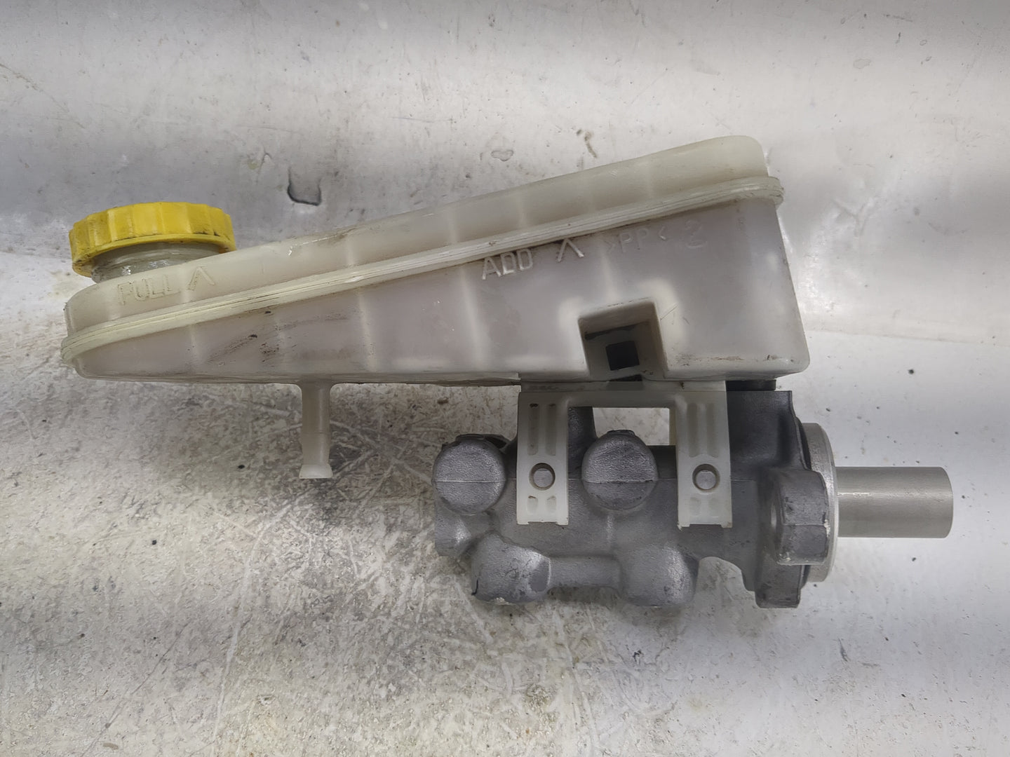 2011 Chrysler 200 Brake Master Cylinder - Oemusedautoparts1.com