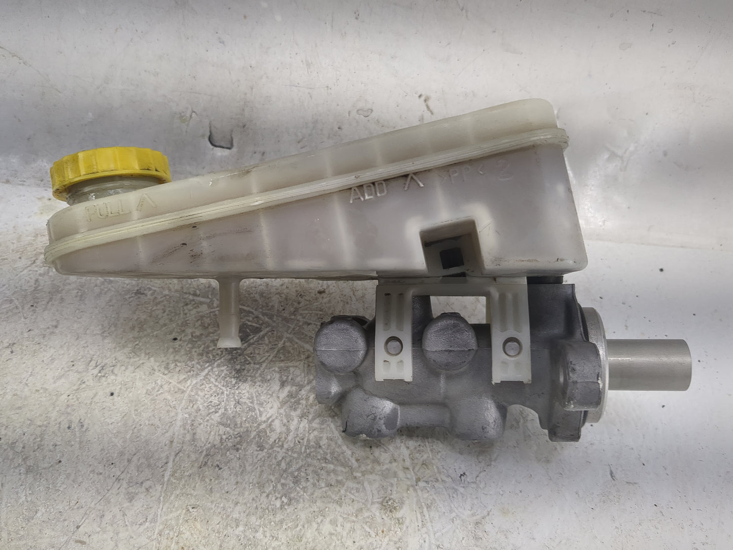 2011 Chrysler 200 Brake Master Cylinder - Oemusedautoparts1.com