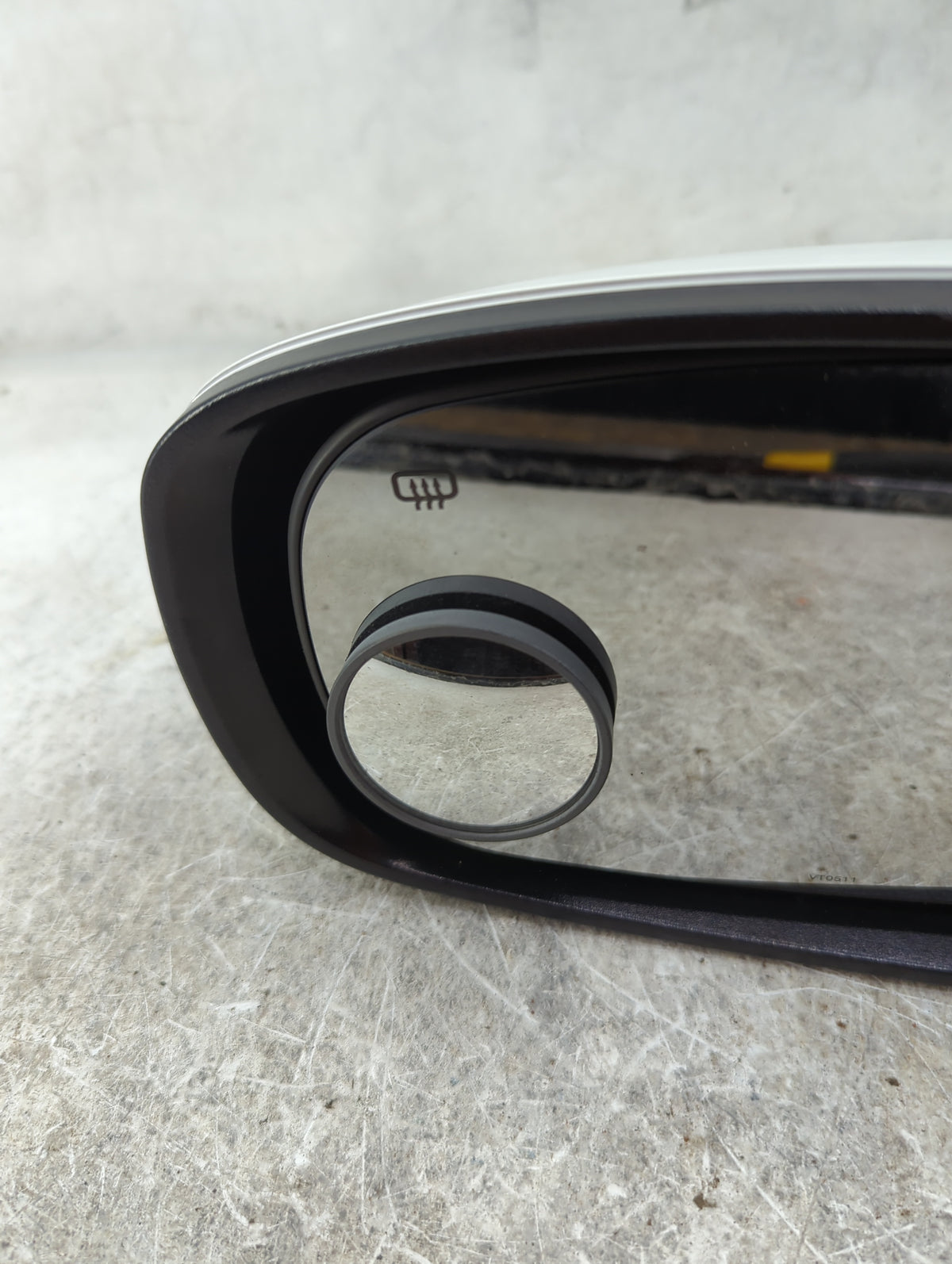 2011-2014 Chrysler 200 Driver Side View Mirror - Left Door Mirror OEM Used - Oemusedautoparts1.com