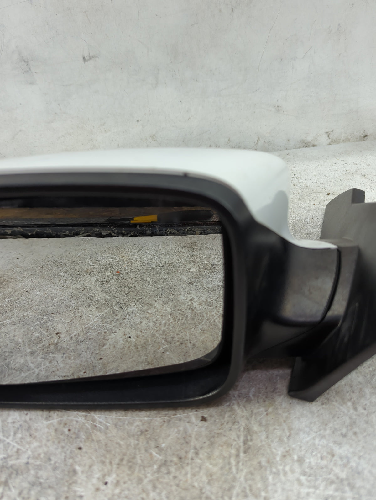 2011-2014 Chrysler 200 Driver Side View Mirror - Left Door Mirror OEM Used - Oemusedautoparts1.com