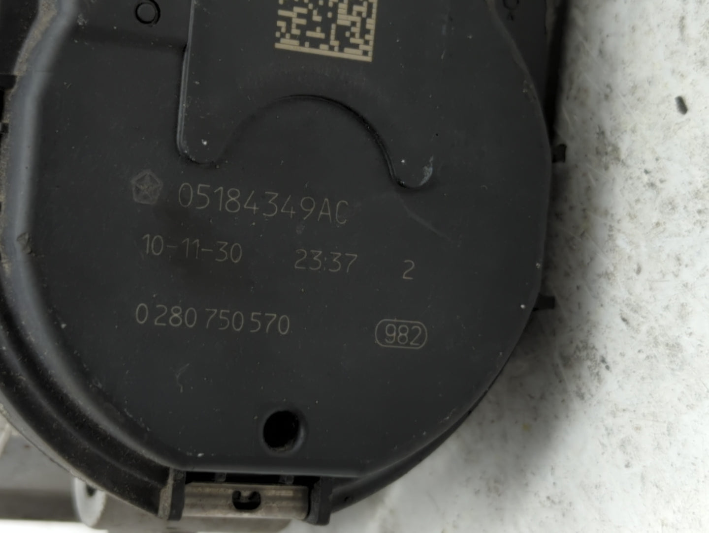 2011-2017 Chrysler 200 Throttle Body P/N:05184349AF 05184349AD, 05184349AB Fits Fits 2011 2012 2013 2014 2015 2016 2017 2018