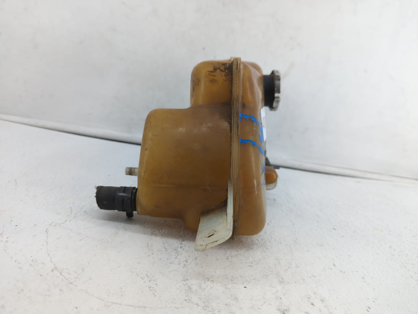 2011-2014 Chrysler 200 Windshield Washer Fluid Reservoir Bottle Oem - Oemusedautoparts1.com