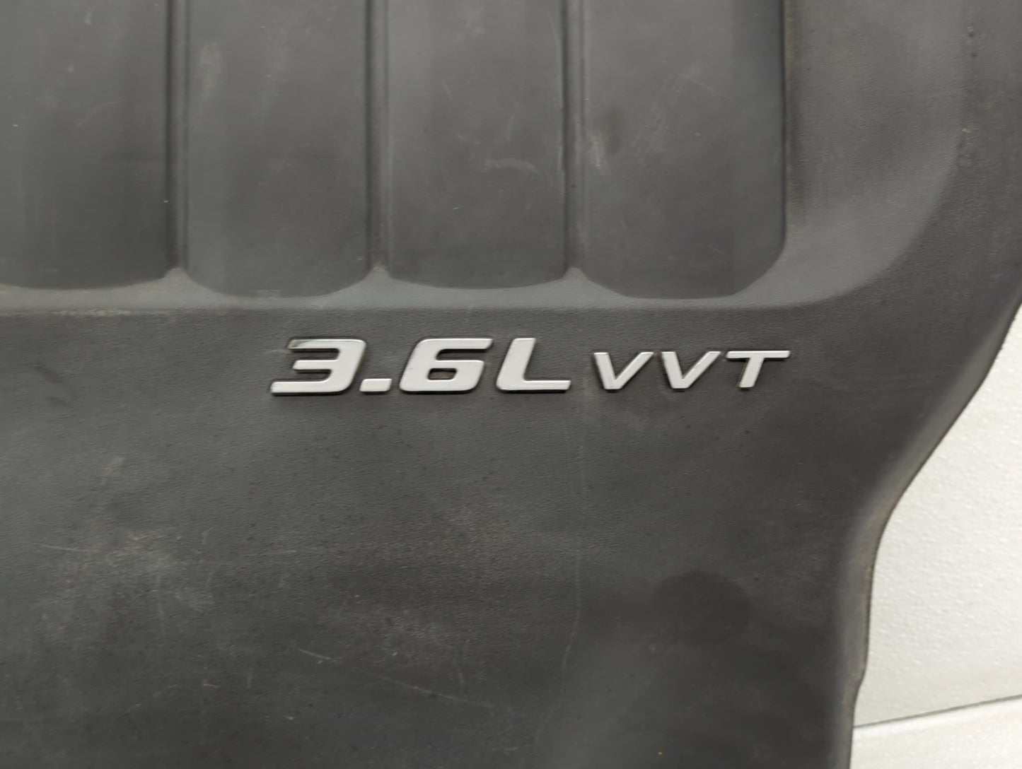 2011 Chrysler 200 Engine Cover - Oemusedautoparts1.com