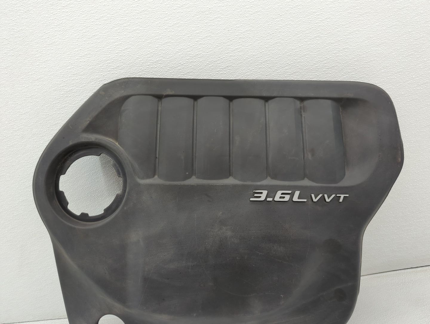 2011 Chrysler 200 Engine Cover - Oemusedautoparts1.com