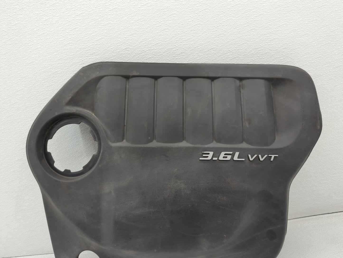 2011 Chrysler 200 Engine Cover - Oemusedautoparts1.com