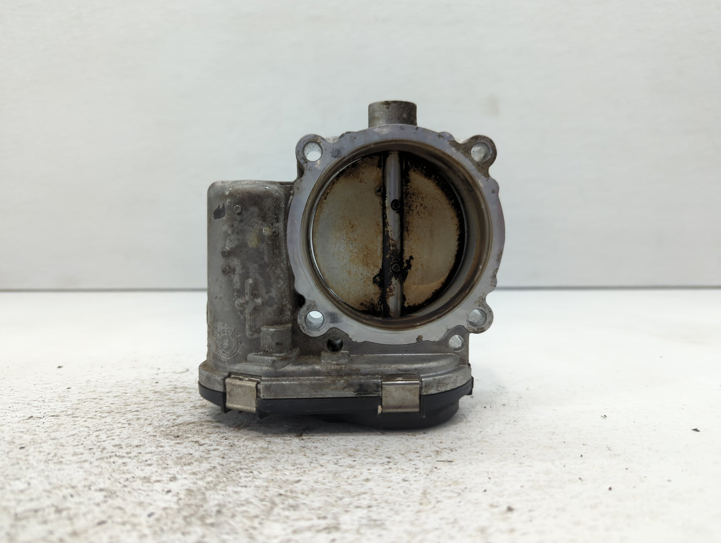 2011-2017 Chrysler 200 Throttle Body Fits Fits 2011 2012 2013 2014 2015 2016 2017 2018 2019 2020 2021 2022 OEM Used Auto Par