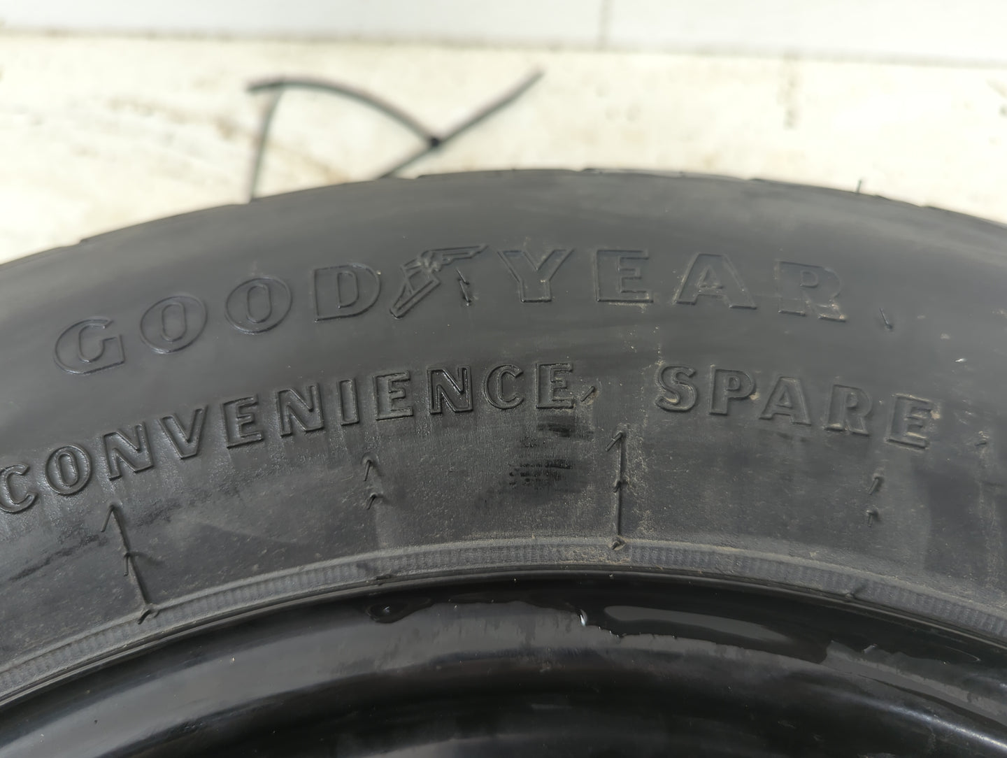 2011 Chrysler 200 Spare Donut Tire Wheel Rim Oem - Oemusedautoparts1.com