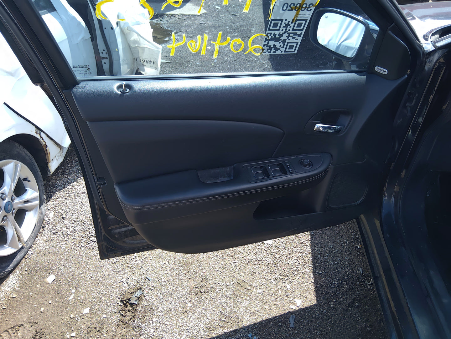 2011 Chrysler 200 Front Left Driver Interior Door Panel Trim 5030168 - Oemusedautoparts1.com