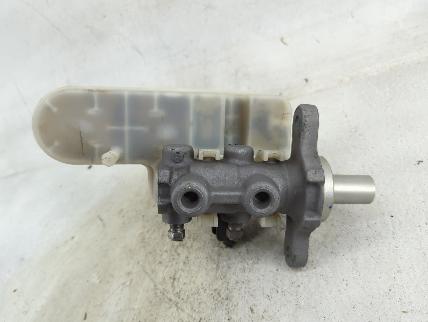 2011-2014 Chrysler 200 Brake Master Cylinder 5030262 - Oemusedautoparts1.com