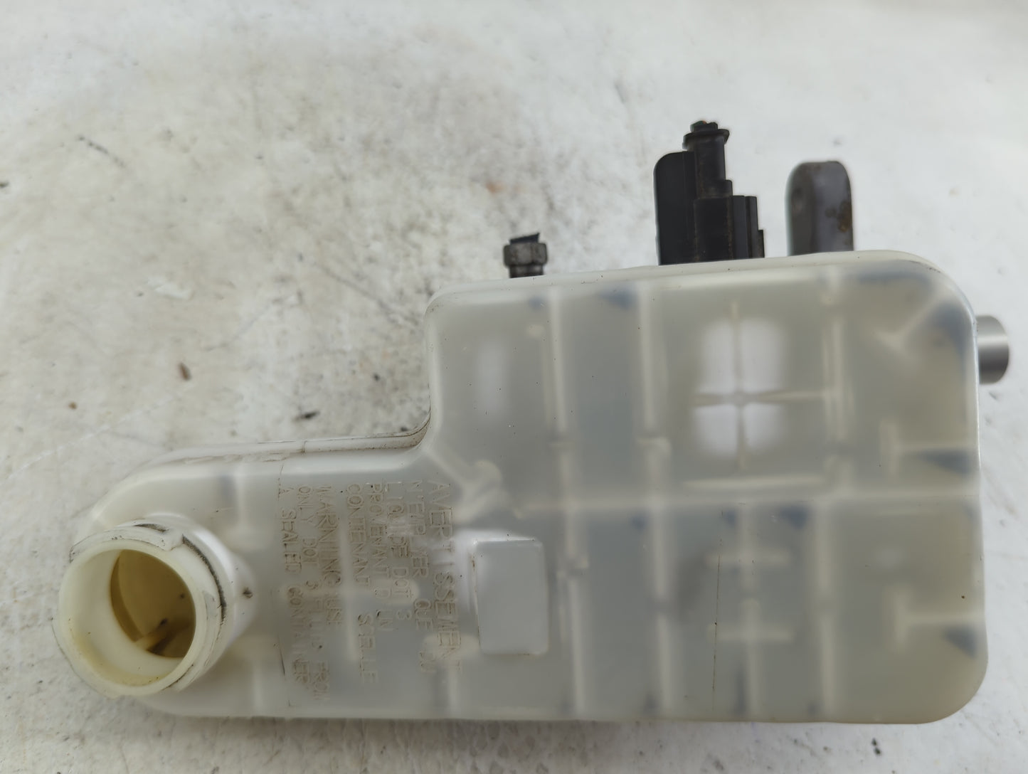 2011-2014 Chrysler 200 Brake Master Cylinder 5030262 - Oemusedautoparts1.com