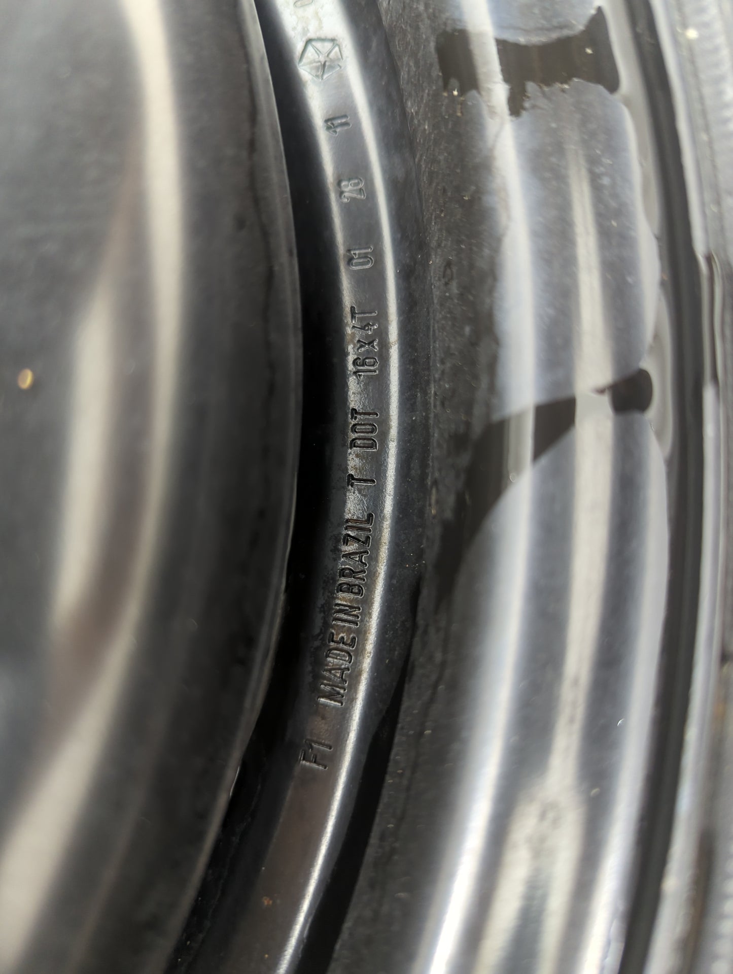 2011-2014 Chrysler 200 Spare Donut Tire Wheel Rim Oem 5037160 - Oemusedautoparts1.com