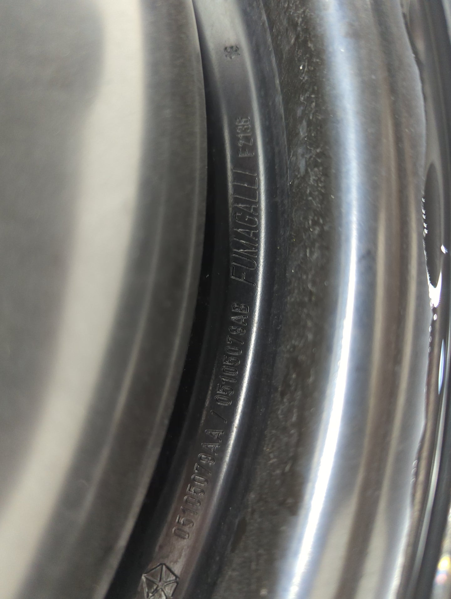 2011-2014 Chrysler 200 Spare Donut Tire Wheel Rim Oem 5037160 - Oemusedautoparts1.com