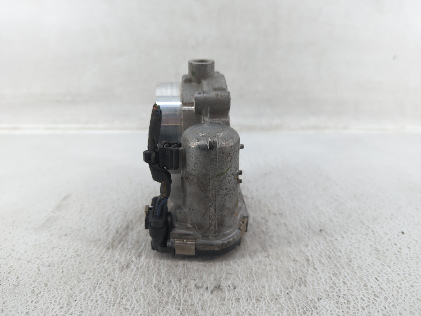 2011-2017 Chrysler 200 Throttle Body P/N:05184349AC Fits Fits 2011 2012 2013 2014 2015 2016 2017 2018 2019 2020 2021 2022 OE