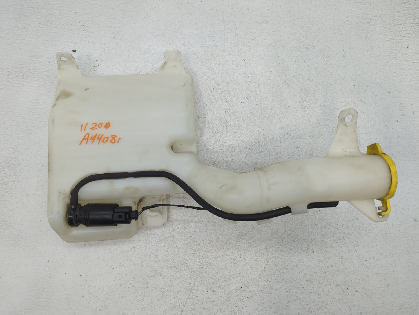 2011-2014 Chrysler 200 Windshield Washer Fluid Reservoir Bottle Oem - Oemusedautoparts1.com