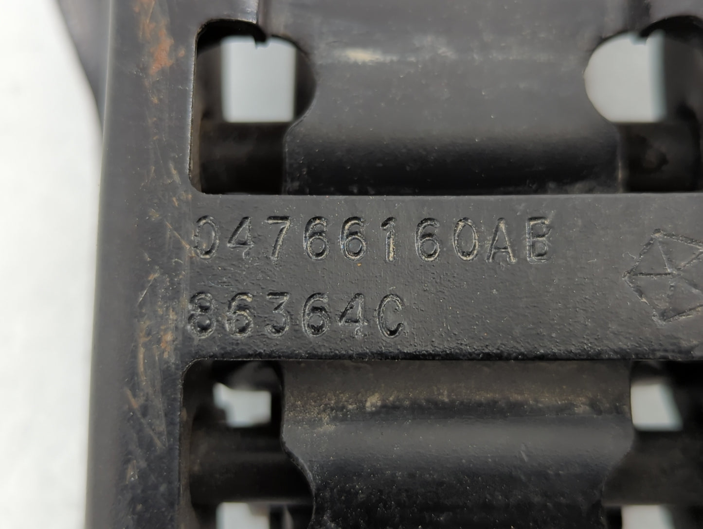 2011 Chrysler 200 Spare Scissor Car Jack - Oemusedautoparts1.com