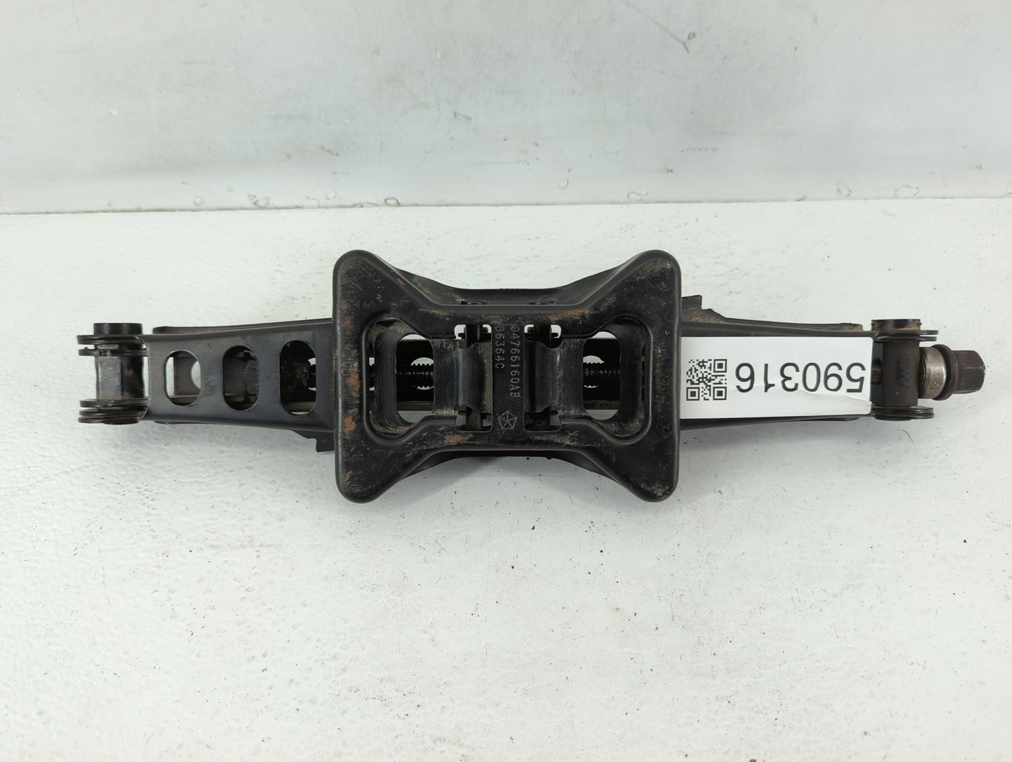 2011 Chrysler 200 Spare Scissor Car Jack 590316 - Oemusedautoparts1.com