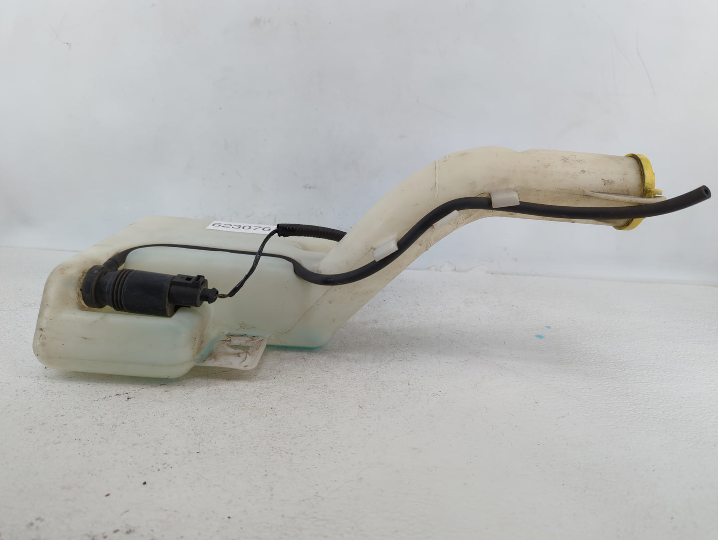 2011-2014 Chrysler 200 Windshield Washer Fluid Reservoir Bottle Oem - Oemusedautoparts1.com