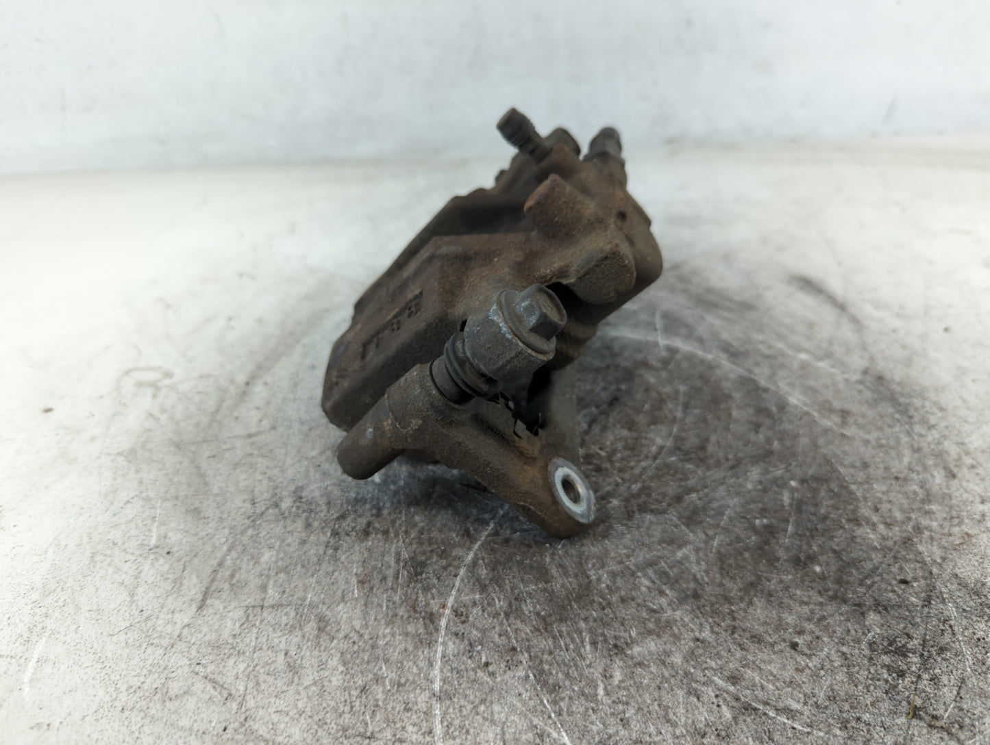 2011-2014 Chrysler 200 Front Driver Left Brake Caliper 699988 - Oemusedautoparts1.com