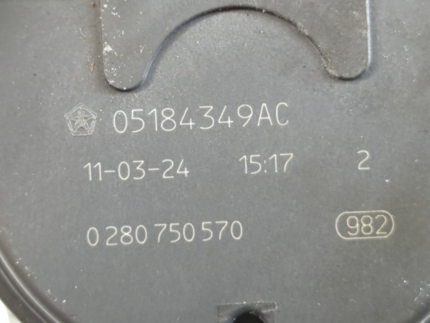 2011-2017 Chrysler 200 Throttle Body P/N:0 280 750 570 05184349AC Fits OEM Used Auto Parts - Oemusedautoparts1.com