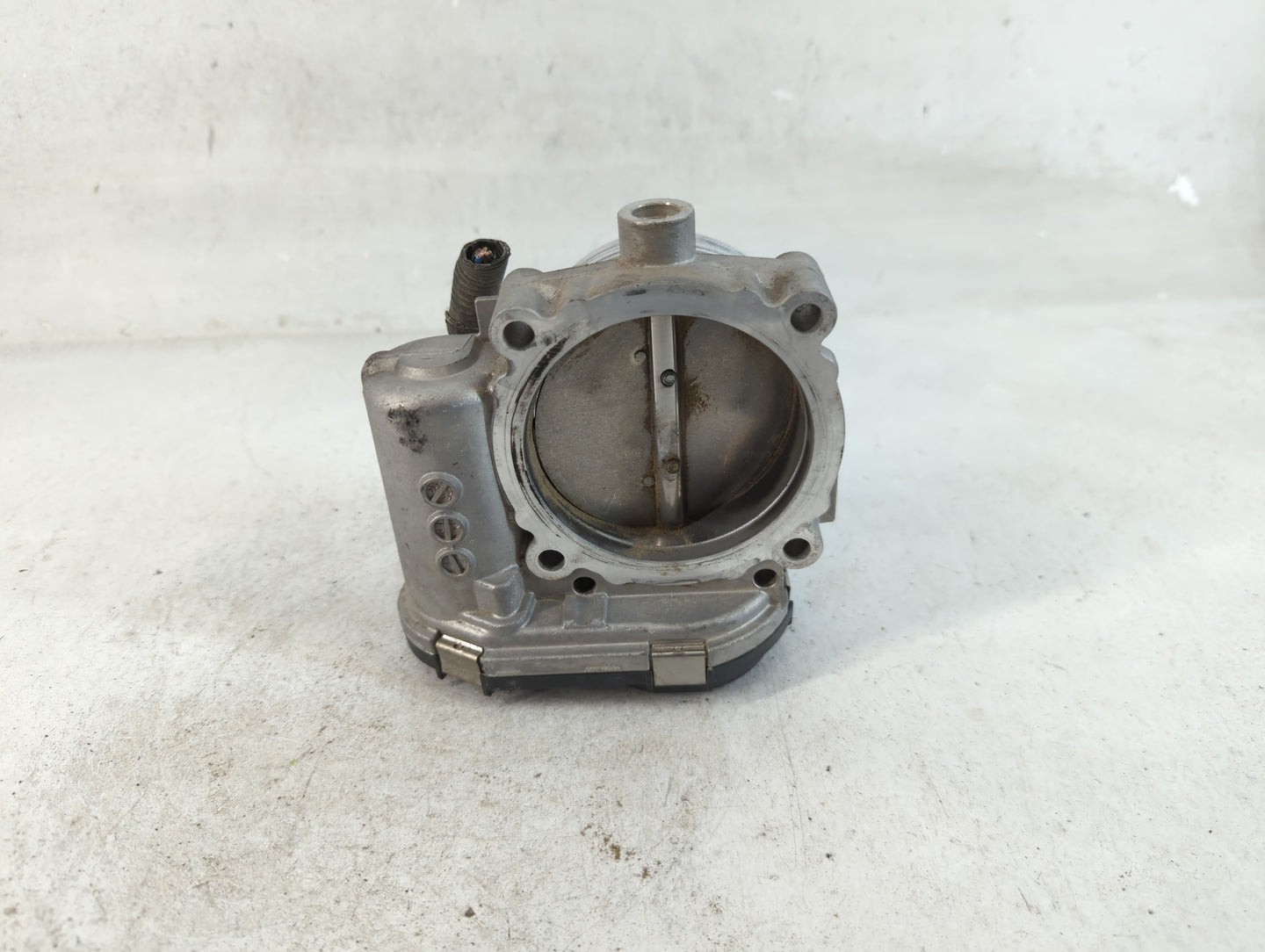 2011-2014 Chrysler 200 Throttle Body P/N:0 280 750 570 05184349AC Fits OEM Used Auto Parts - Oemusedautoparts1.com