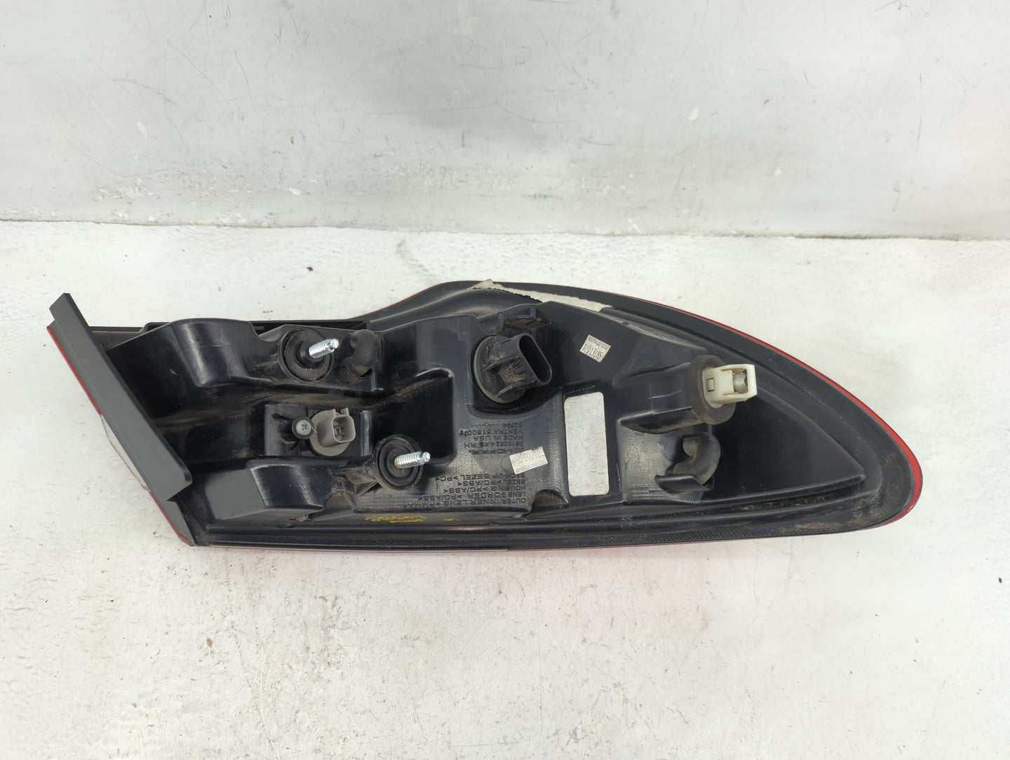 2011-2014 Chrysler 200 Tail Light Assembly Passenger Right OEM Fits Fits 2011 2012 2013 2014 OEM Used Auto Parts - Oemusedau